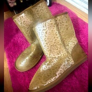 Leopard print shine boots